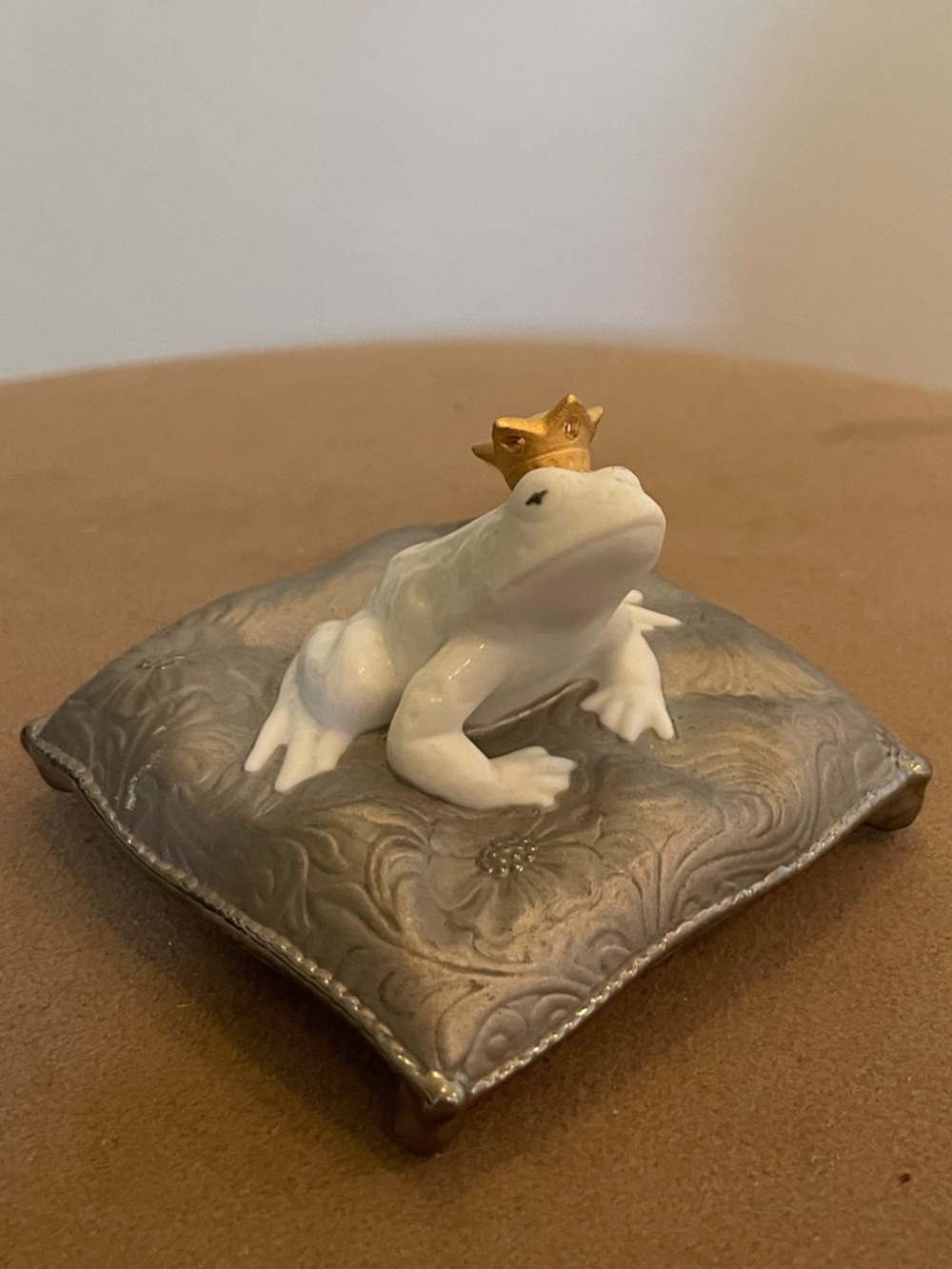 Lladro Crown Frog Figurine with Gold Crown